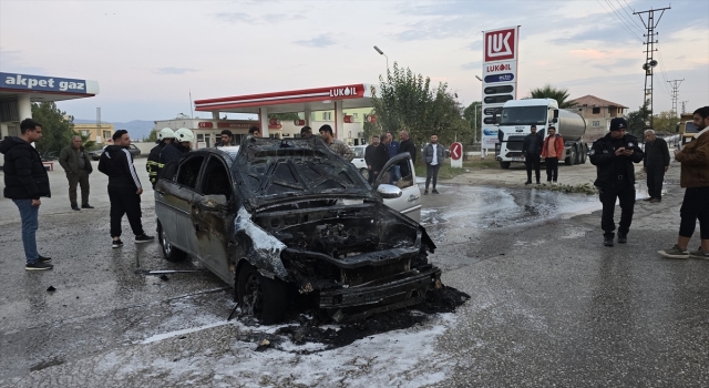 Hatay’da otomobilde çıkan yangın söndürüldü