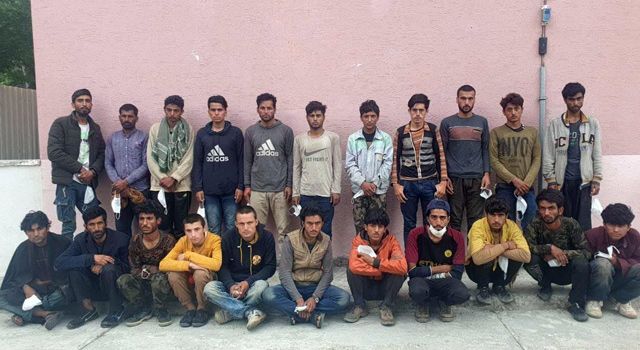 Jandarma, 42 kaçak göçmen yakaladı
