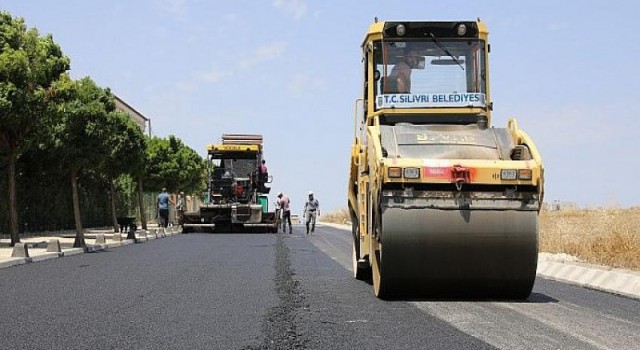 Silivri Belediyesi’nin asfalt mesaisi devam ediyor