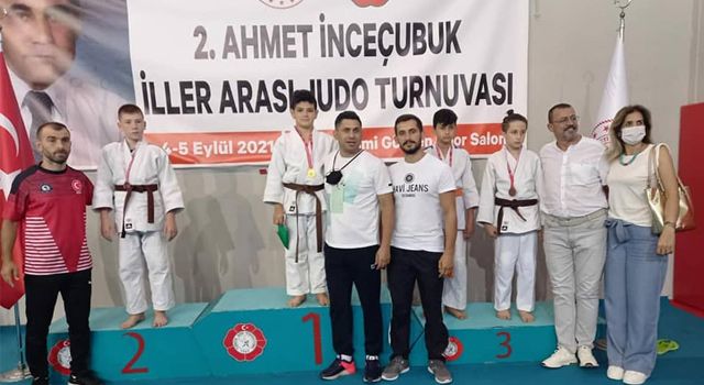 Minik sporcular, Çankırı’dan derece ile döndü