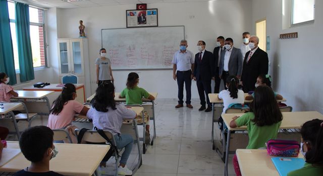 Toprakkale’de yeni eğitim-öğretim yılı başladı