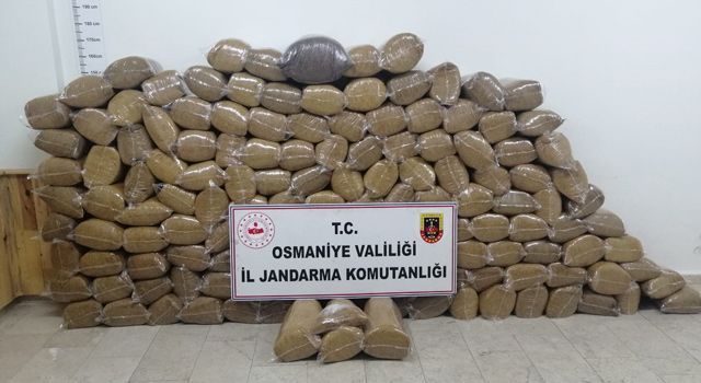 Jandarma 710 kilo kıyılmış tütün ele geçirdi