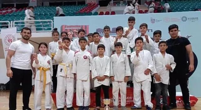 Osmaniyeli judocu minikler, 11 madalya ile döndü