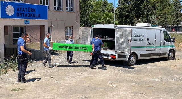 İnşaat için yıkılma sürecinde ki okul binasında çürümüş ceset bulundu