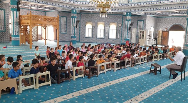 Kur’an Kurslarında “Aile içi iletişim” semineri düzenleniyor