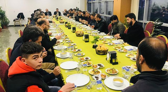 Önder İmam Hatipli’lerden iftar programı