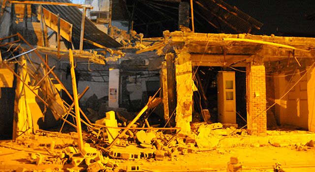 Osmaniye'de Yine Hasarlı Bir Bina Çöktü