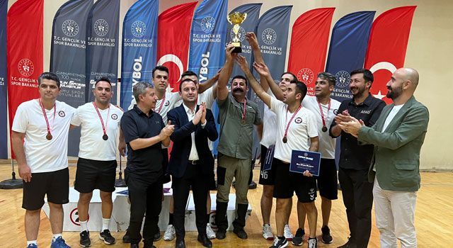 Emniyet Voleybol Takımı Şampiyon Oldu