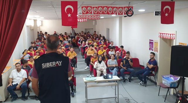 Ortaokul Öğrencilerine Siberay Semineri