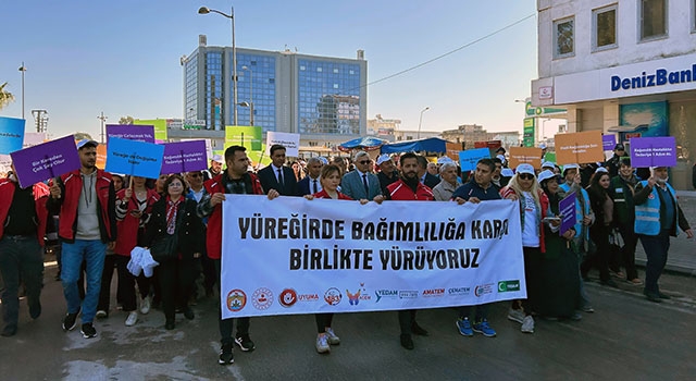 Adana’da bağımlılıkla mücadele yürüyüşü düzenlendi