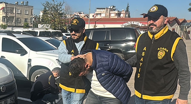 Adana’da şüphe üzerine durdurulan taksiden 3 ruhsatsız silah çıktı