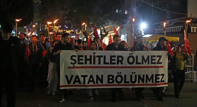 Antalya’da ”Şehitlere Saygı” yürüyüşü düzenlendi