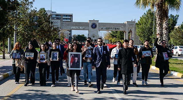 Antalya’da ”Şehitleri Anma ve Teröre Lanet Yürüyüşü” düzenlendi