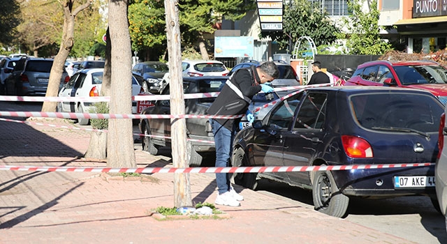 Antalya’da yürürken düşerek başını park halindeki otomobile çarpan kişi öldü