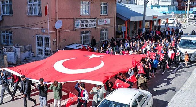 Pozantı’da ”teröre lanet” yürüyüşü