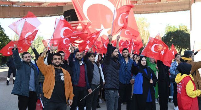 Üniversiteli Gençler Teröre Lanet Yürüyüşü Gerçekleştirdi