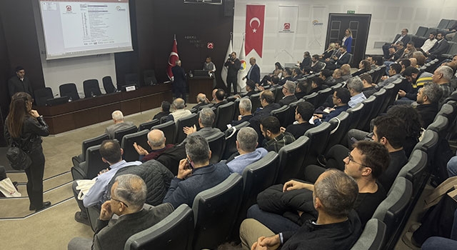 Adana’da ”Güneş Enerjisi ve Enerji Depolama” semineri yapıldı