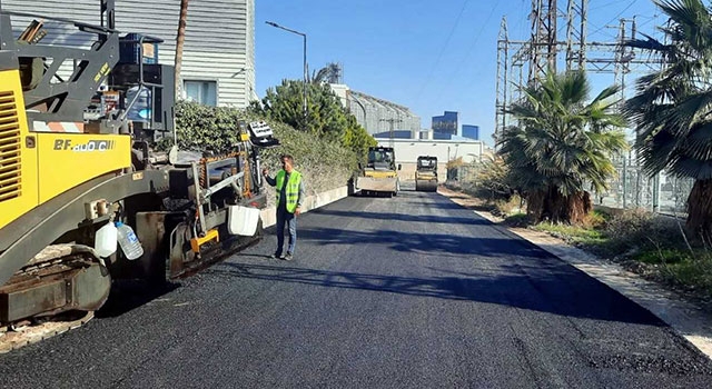 Akdeniz’de 11 mahallede yol çalışması yapıldı