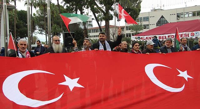 Alanya’da şehitler anıldı, terör ve İsrail protesto edildi