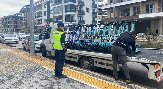 Antalya’da 85 elektrikli skuter sürücüsüne ceza uygulandı