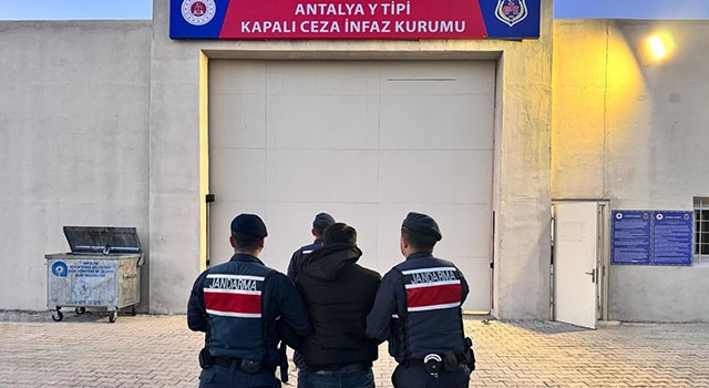 Antalya’da haklarında hapis cezası bulunan 233 hükümlü yakalandı