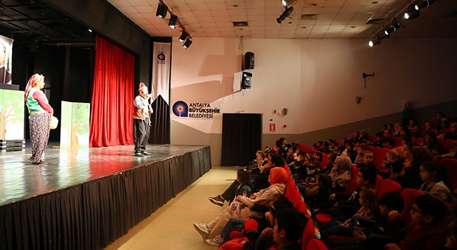 Antalya’da Uluslararası Sömestir Festivali ile Sömestir Tatili Çocuk Tiyatro Şenliği başladı