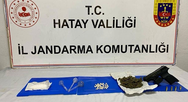 Hatay’da kaçakçılık ve uyuşturucu operasyonlarında yakalanan 6 zanlıdan 2’si tutuklandı