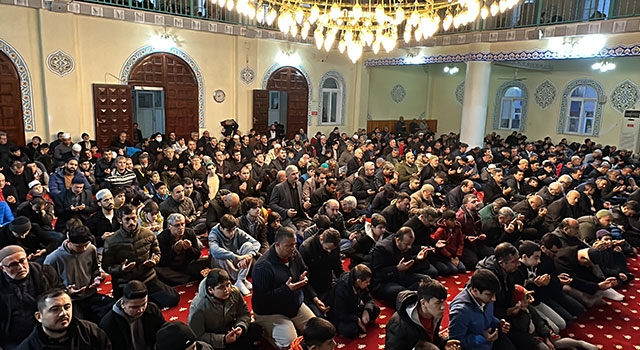 Hatay’da sabah namazında şehitler ve Gazze’de hayatını kaybedenler için dua edildi