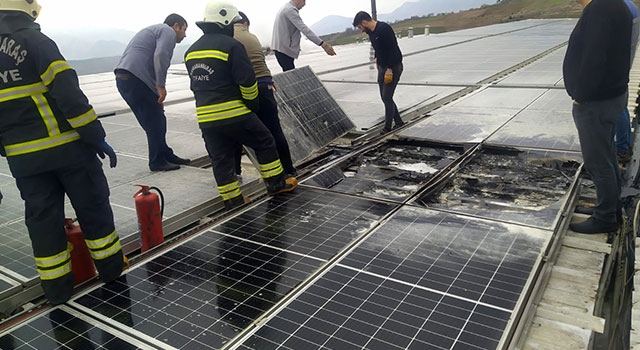 Kahramanmaraş’ta tekstil fabrikasında çıkan yangın söndürüldü