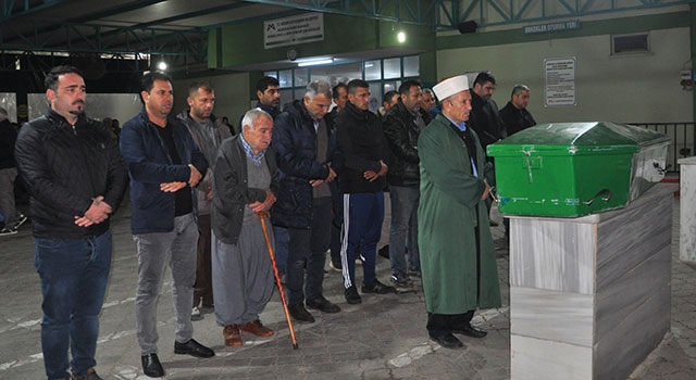 Mersin’de kocasının öldürdüğü kadının cenazesi defnedildi