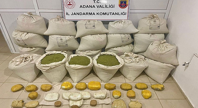 Adana’da kamyon dorsesine yüklenen su tankında 617,5 kilogram esrar ele geçirildi