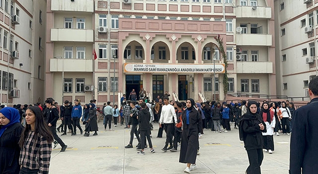 Adana’da lisede sınıfta çıkan yangın söndürüldü