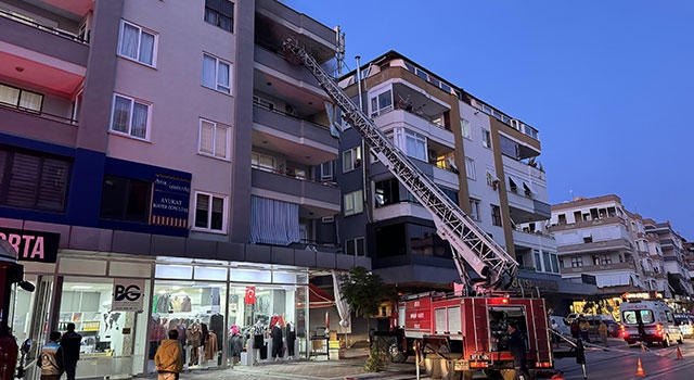 Alanya’da apartman dairesinde çıkan yangın hasara neden oldu