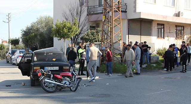 Antalya’da motosiklet ile otomobilin çarpıştığı kazada 2 kişi yaralandı