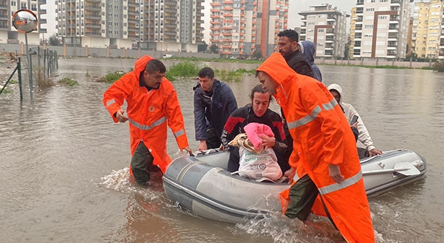 Antalya’da sağanak ve dolu etkisini sürdürüyor