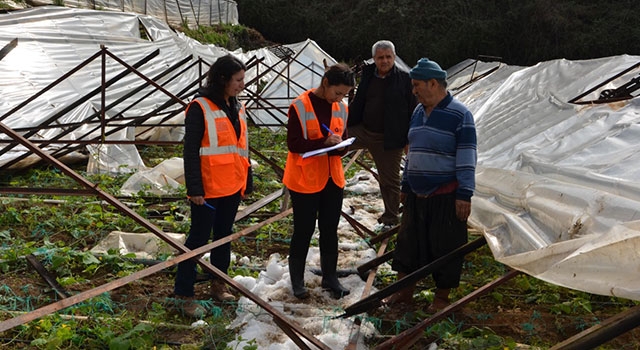 Antalya’da şiddetli yağıştan etkilenen bölgelerde ekiplerin çalışmaları sürüyor