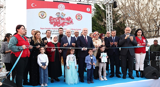 Binali Yıldırım, Adana’da anaokulu açılışında konuştu: