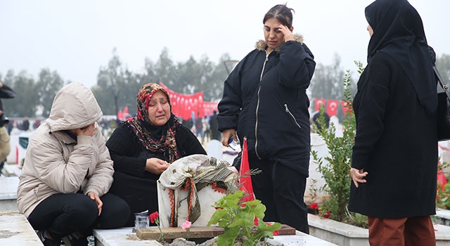 Hatay’da depremlerin birinci yılında mezarlık ziyareti