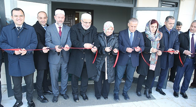 Hatay’da Narlıca Deprem Şehitleri Camisi ibadete açıldı