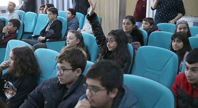 İlk Türk astronot Gezeravcı ile konuşan Hataylı depremzede çocuklar duygularını dile getirdi