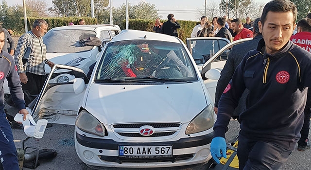 Kadirli’de 3 aracın karıştığı kazada 5 kişi yaralandı
