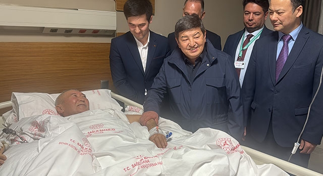 Kırgızistan Bakanlar Kurulu Başkanı Caparov, Adana’da tedavi gören Kırgız yaralıları ziyaret etti