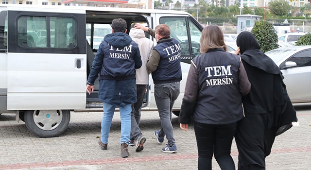 Mersin’de terör örgütü DEAŞ operasyonunda yakalanan 2 zanlı tutuklandı