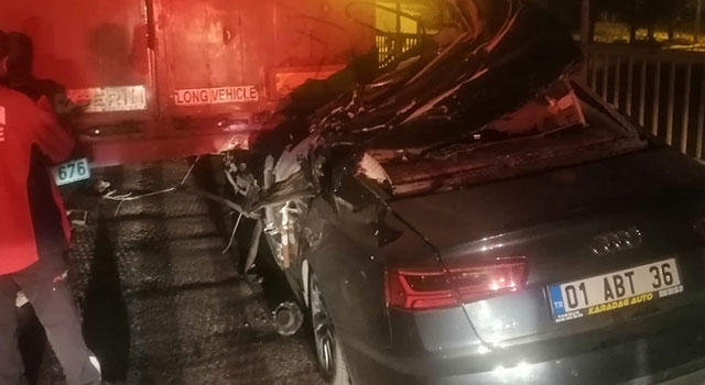 Mersin’de tıra arkadan çarpan otomobildeki 1 kişi öldü, 3 kişi yaralandı