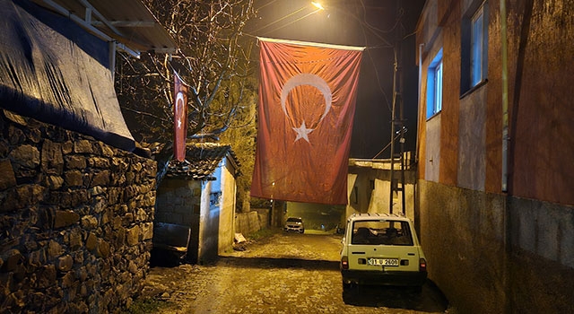 Şehit Sözleşmeli Er Adem Kel’in Hatay’daki ailesine şehadet haberi verildi