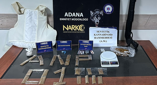 Adana’da otomobilinde uyuşturucu, tüfek ve çelik yelek ele geçirilen kişi tutuklandı