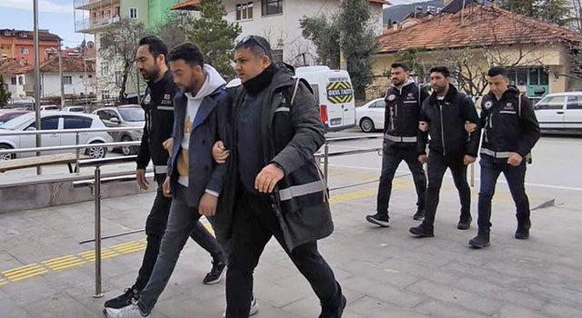 Burdur’da sahte parayla büyükbaş hayvan dolandırıcılığı yapan 2 zanlı tutuklandı