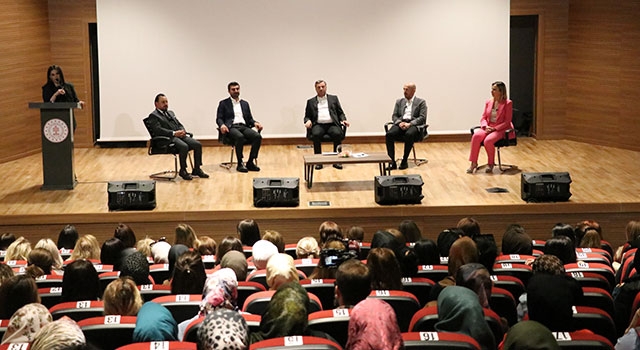 Cumhur İttifakı’nın Adana’daki belediye başkan adayları, kadınların sorularını yanıtladı