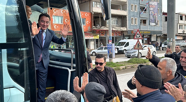 DEVA Partisi Genel Başkanı Babacan, Hatay’ın ilçelerinde ziyaretlerde bulundu