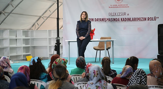 Hatay’da ”Asrın dayanışmasında kadınlarımızın rolü” konulu söyleşi düzenlendi